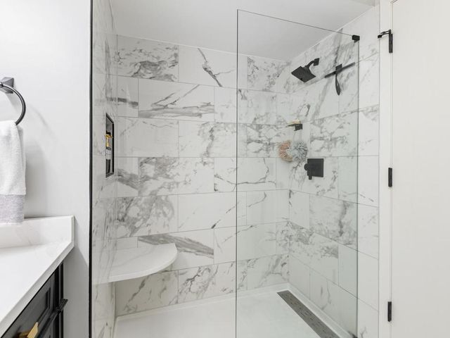 14401 Atrium Way 136, Minnetonka, MN 55345