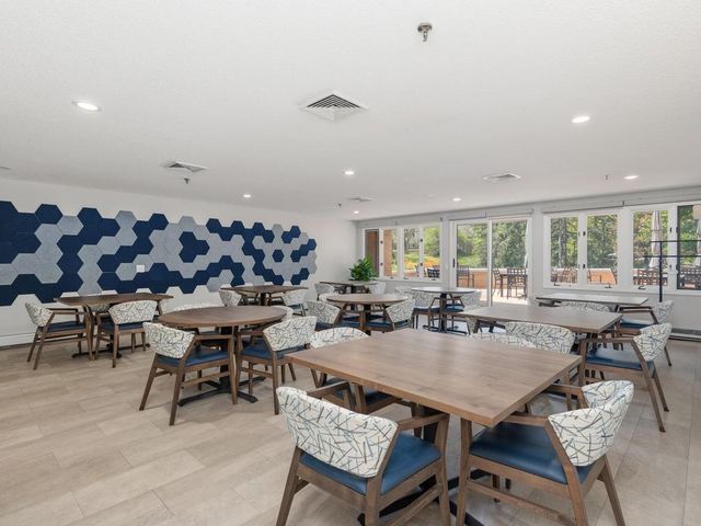 14401 Atrium Way 136, Minnetonka, MN 55345