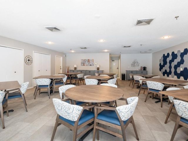 14401 Atrium Way 136, Minnetonka, MN 55345