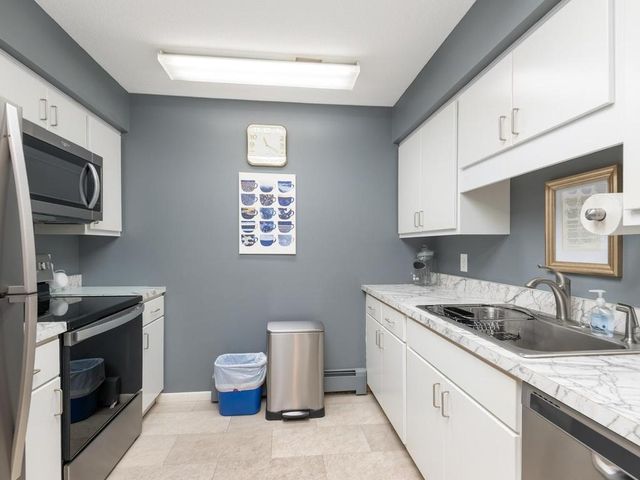14401 Atrium Way 136, Minnetonka, MN 55345