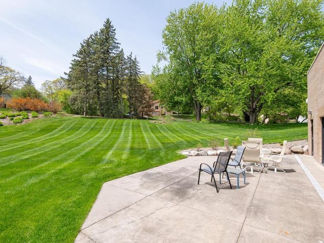 14401 Atrium Way 136, Minnetonka, MN 55345