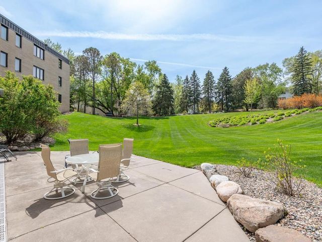 14401 Atrium Way 136, Minnetonka, MN 55345