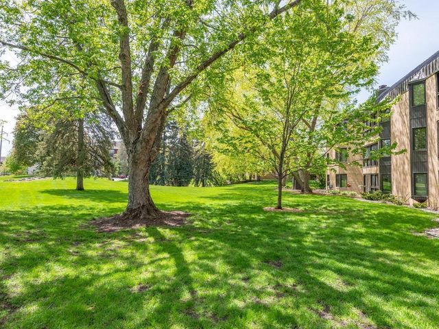 14401 Atrium Way 136, Minnetonka, MN 55345