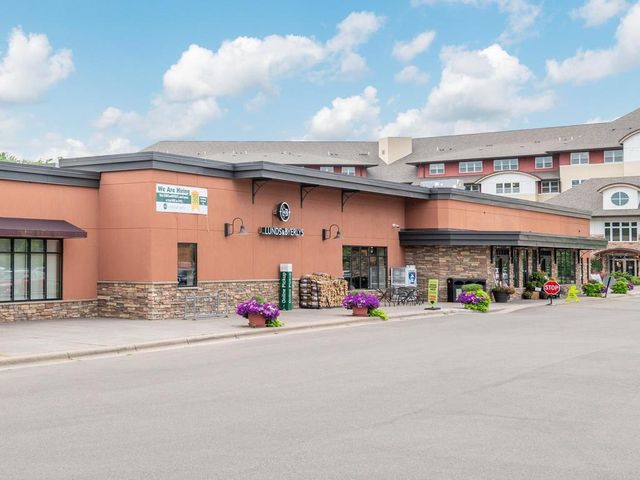 14401 Atrium Way 136, Minnetonka, MN 55345