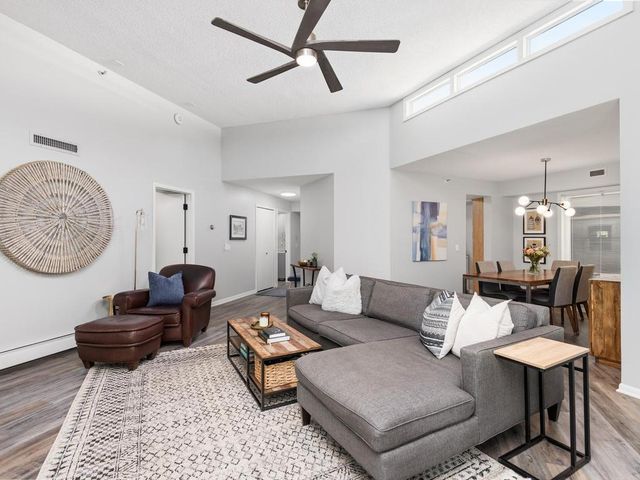 14401 Atrium Way 136, Minnetonka, MN 55345