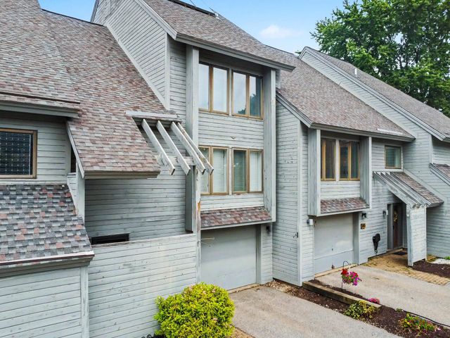 5 Tsienneto Rd Unit 110, Derry, NH 03038