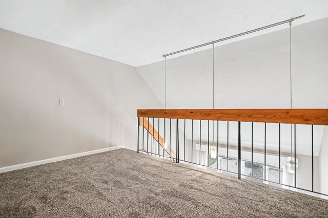 5 Tsienneto Rd Unit 110, Derry, NH 03038