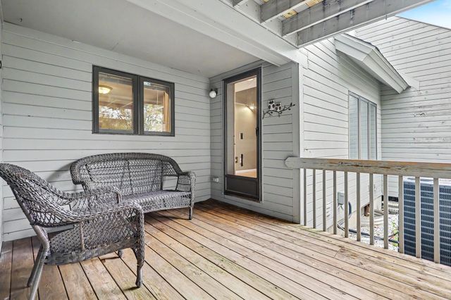 5 Tsienneto Rd Unit 110, Derry, NH 03038