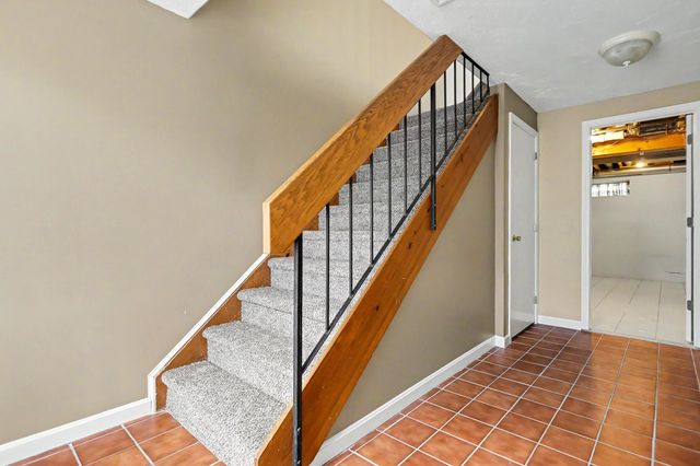 5 Tsienneto Rd Unit 110, Derry, NH 03038