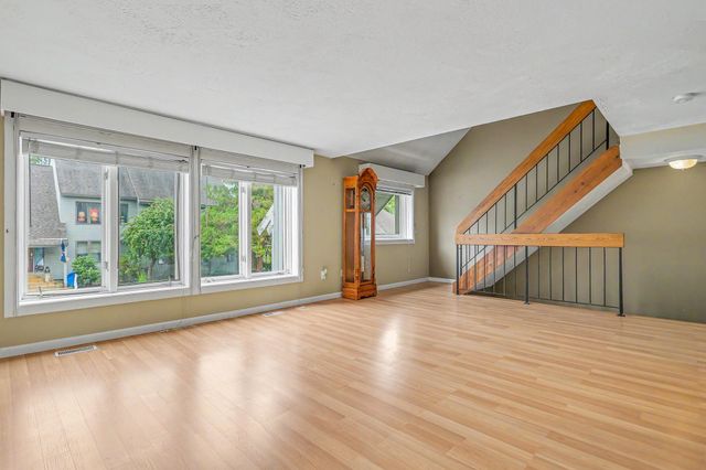 5 Tsienneto Rd Unit 110, Derry, NH 03038