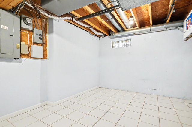 5 Tsienneto Rd Unit 110, Derry, NH 03038