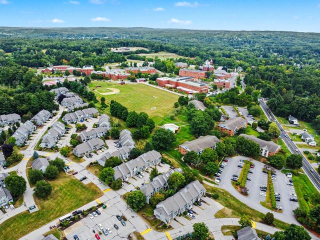 5 Tsienneto Rd Unit 110, Derry, NH 03038