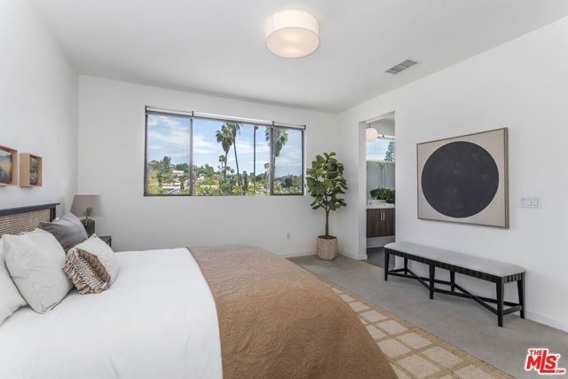 1433 Waterloo Street, Los Angeles, CA 90026