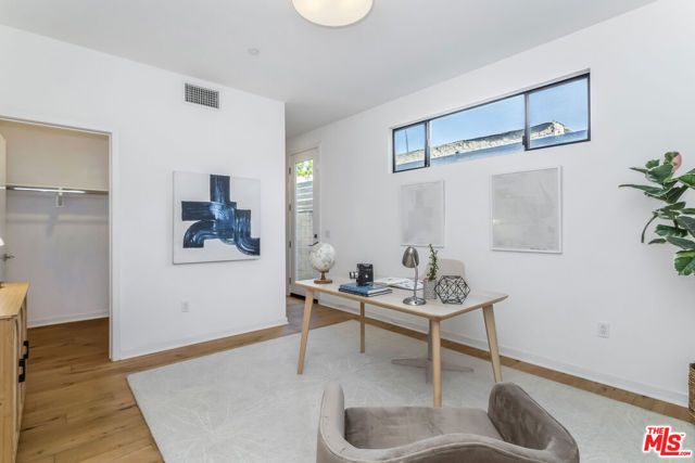 1433 Waterloo Street, Los Angeles, CA 90026