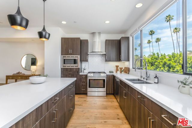 1433 Waterloo Street, Los Angeles, CA 90026