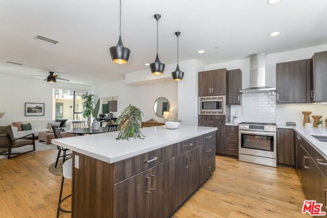 1433 Waterloo Street, Los Angeles, CA 90026