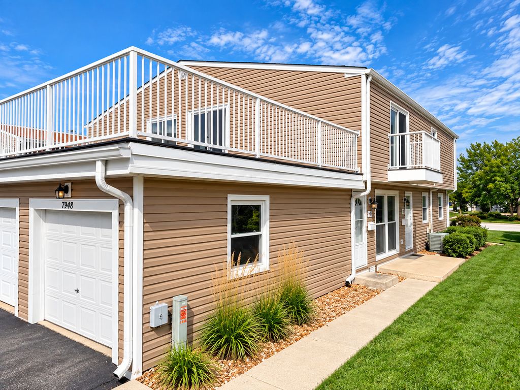 7948 163rd Place 7948, Tinley Park, IL 60477 — photo 2