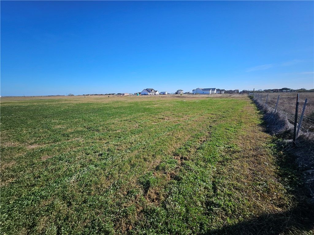 17 CR 2226 Cr, Taft, TX 78390 — photo 5