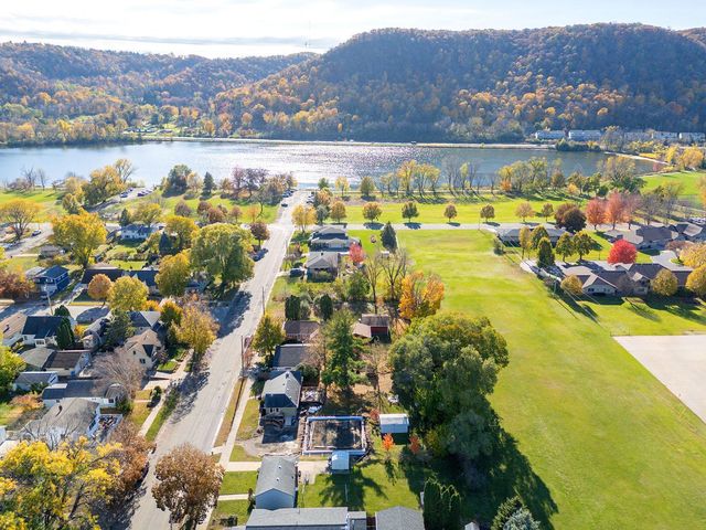 657 Sioux Street, Winona, MN 55987