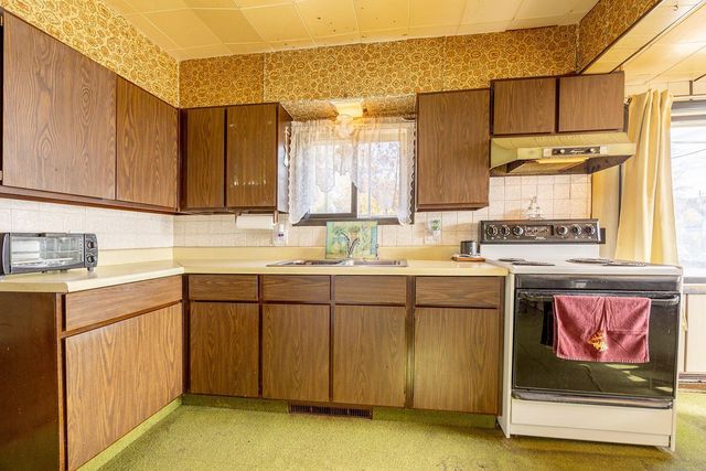 657 Sioux Street, Winona, MN 55987