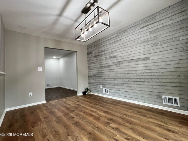 1217 Spray Avenue, Beachwood, NJ 08722