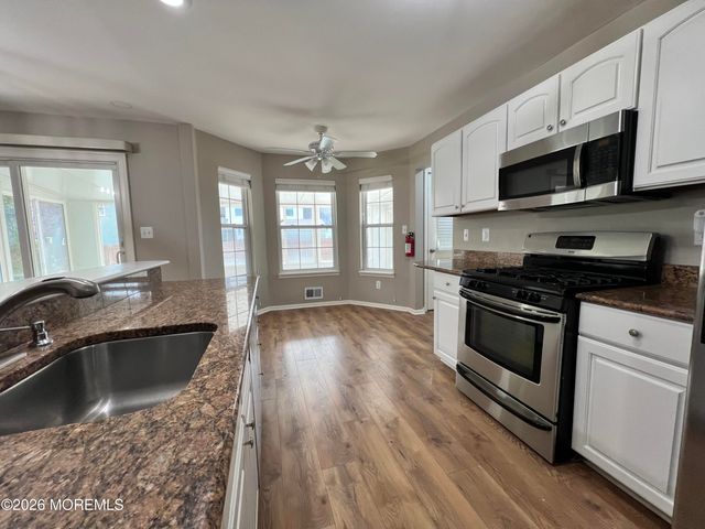 1217 Spray Avenue, Beachwood, NJ 08722