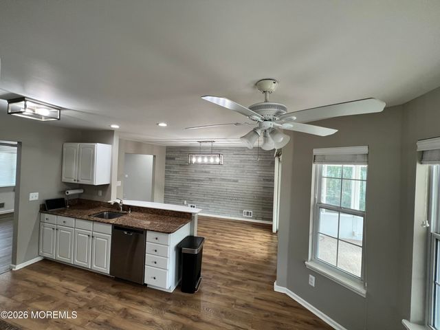 1217 Spray Avenue, Beachwood, NJ 08722