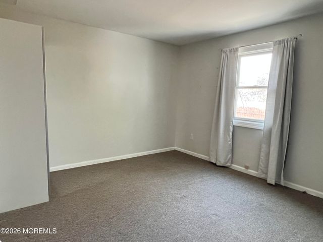 1217 Spray Avenue, Beachwood, NJ 08722