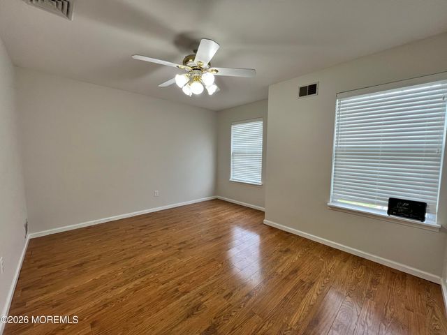 1217 Spray Avenue, Beachwood, NJ 08722