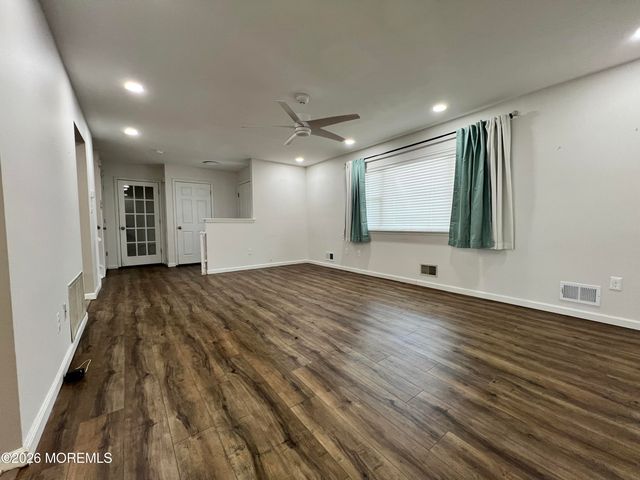 1217 Spray Avenue, Beachwood, NJ 08722