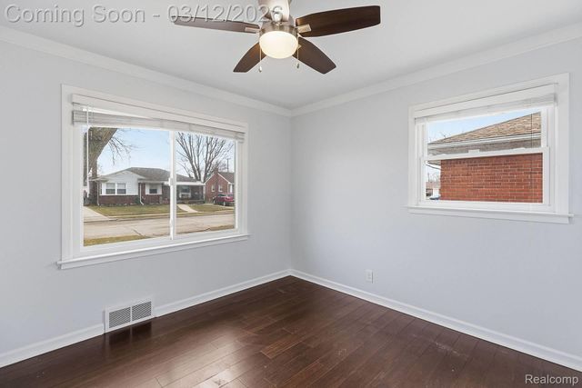 28824 Bohn Street, Roseville, MI 48066