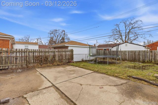 28824 Bohn Street, Roseville, MI 48066