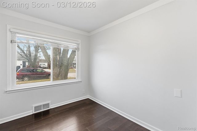 28824 Bohn Street, Roseville, MI 48066