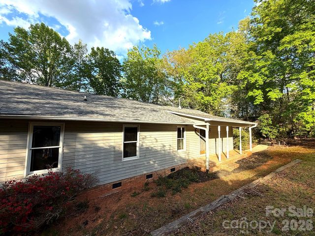42484 Moonshine Drive, New London, NC 28127