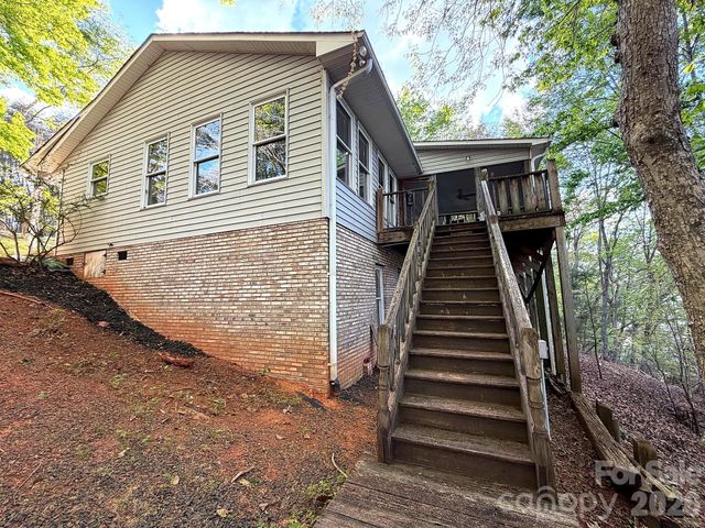 42484 Moonshine Drive, New London, NC 28127