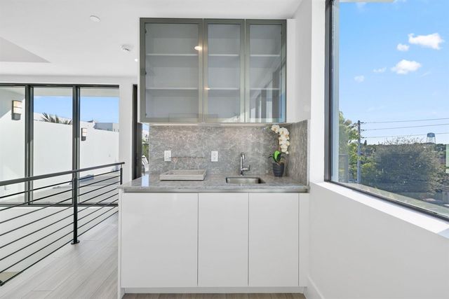 201 SE 4th Avenue, Delray Beach, FL 33483