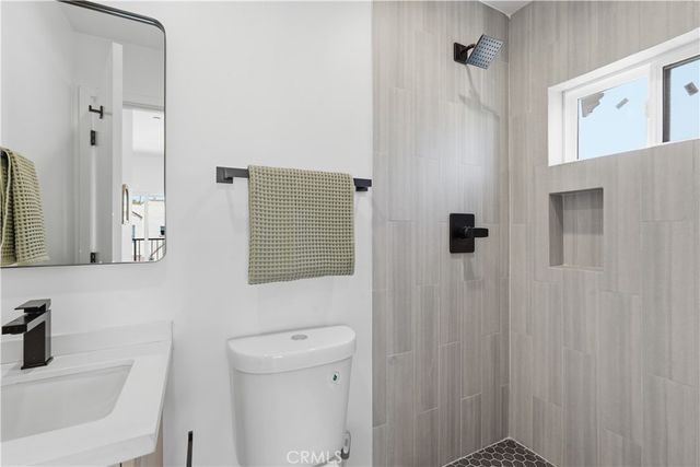 1428 S Cloverdale Avenue, Los Angeles, CA 90019