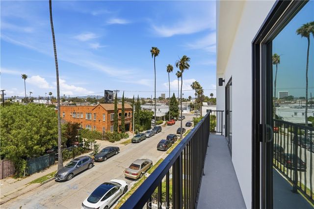 1428 S Cloverdale Avenue, Los Angeles, CA 90019