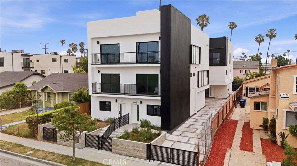 1428 S Cloverdale Avenue, Los Angeles, CA 90019