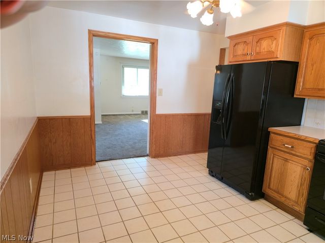 976 N Pasadena Avenue, Elyria, OH 44035