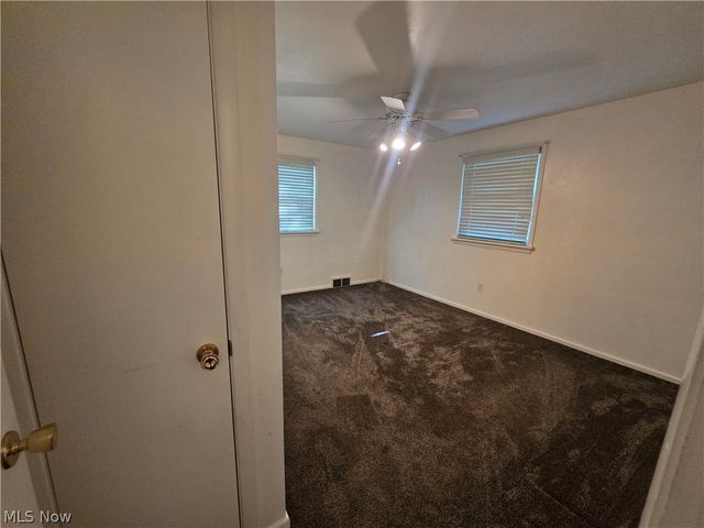 976 N Pasadena Avenue, Elyria, OH 44035