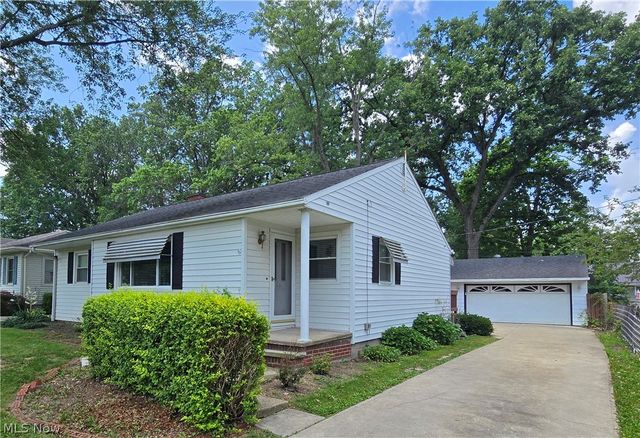 976 N Pasadena Avenue, Elyria, OH 44035
