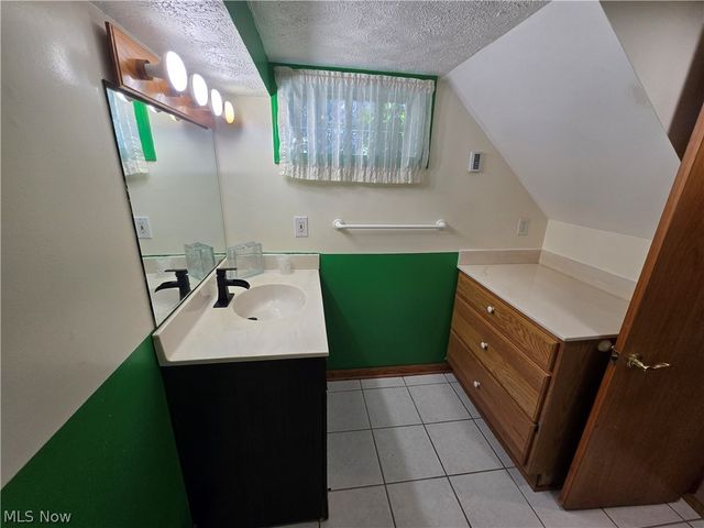 976 N Pasadena Avenue, Elyria, OH 44035
