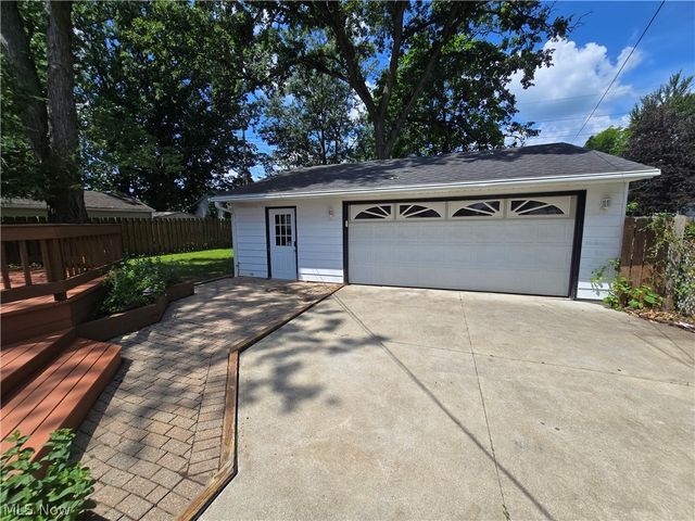 976 N Pasadena Avenue, Elyria, OH 44035