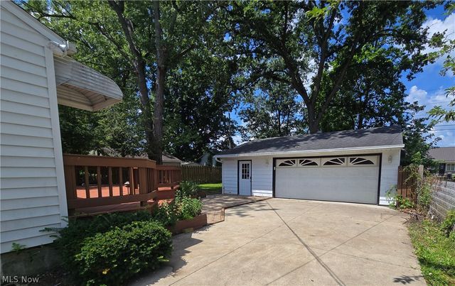 976 N Pasadena Avenue, Elyria, OH 44035