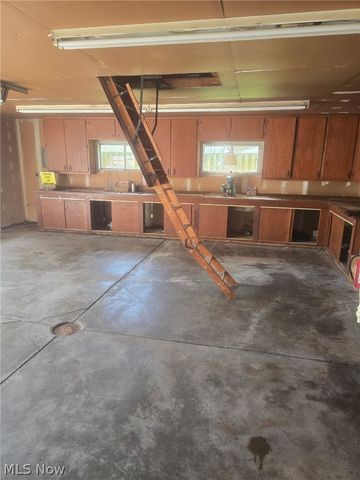 976 N Pasadena Avenue, Elyria, OH 44035
