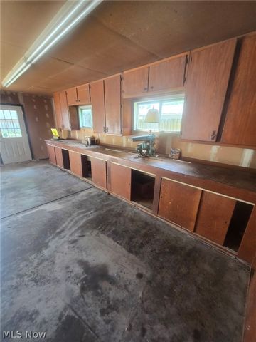 976 N Pasadena Avenue, Elyria, OH 44035
