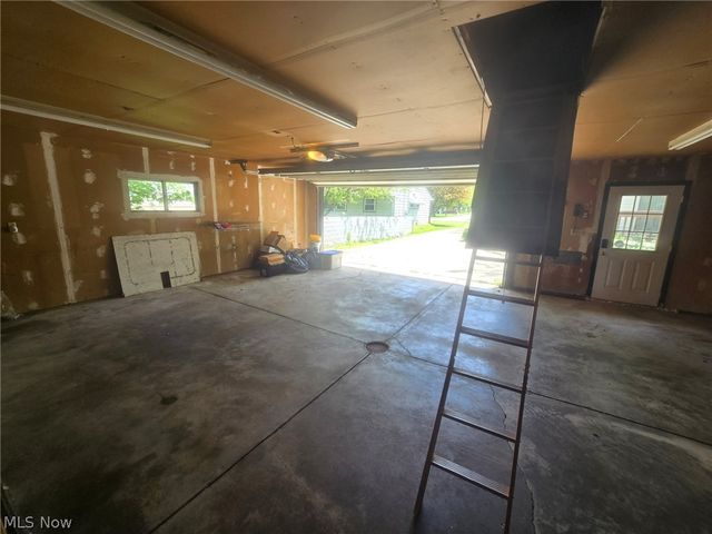 976 N Pasadena Avenue, Elyria, OH 44035