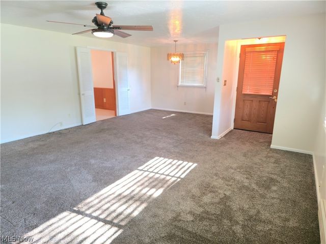 976 N Pasadena Avenue, Elyria, OH 44035