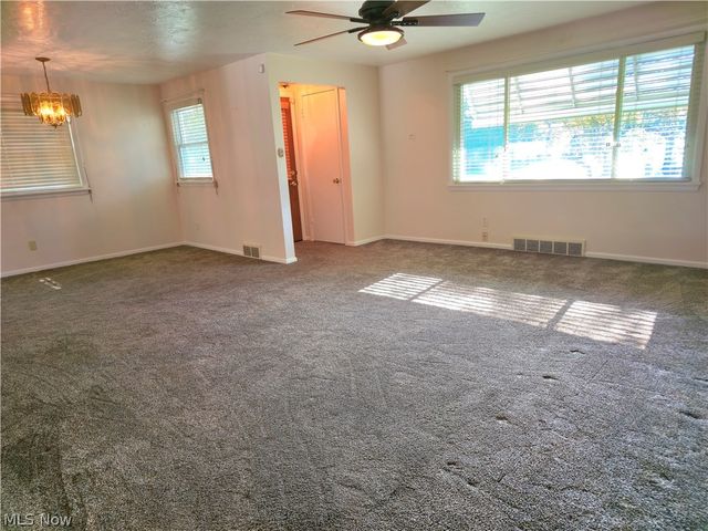 976 N Pasadena Avenue, Elyria, OH 44035